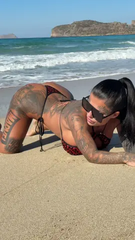 Excuse the sand in my hair 🤣🌊