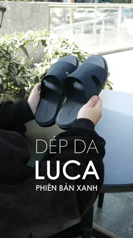 Dép da Luca được làm từ da Microfiber cao cấp, có độ bền cao, khả năng kháng nước tốt và dễ dàng vệ sinh. Dép sở hữu phong cách thiết kế hiện đại, mang hơi hướng của lối sống tối giản và thể hiện tính thẩm mỹ cao. Dép có 4 màu: Đen, Nâu, Kem, Xanh Navy cho bạn dễ dàng lựa chọn màu sắc phù hợp với mình. Sở hữu em nó ngay nhé! #leonardovn#Lifestyle#leovn#thoitrang#thoitrangnam#fyp#depdanam