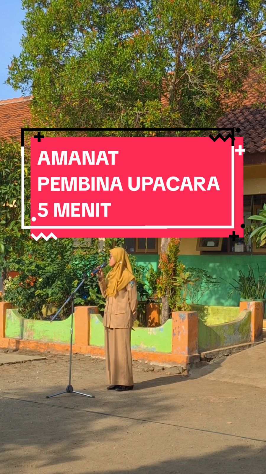 Amanat pembina upacara bendera hari senin || kedua kalinya dapat giliran. Masih harus terus belajar biar tidak nervous dan tentunya supaya dapat menyampaikan amanat yang bermanfaat.  #pembinaupacara #amanatupacara #tanggungjawab #gurusd #gtt #ptt #opssekolahcantik #gurumuda #upacaraharisenin 