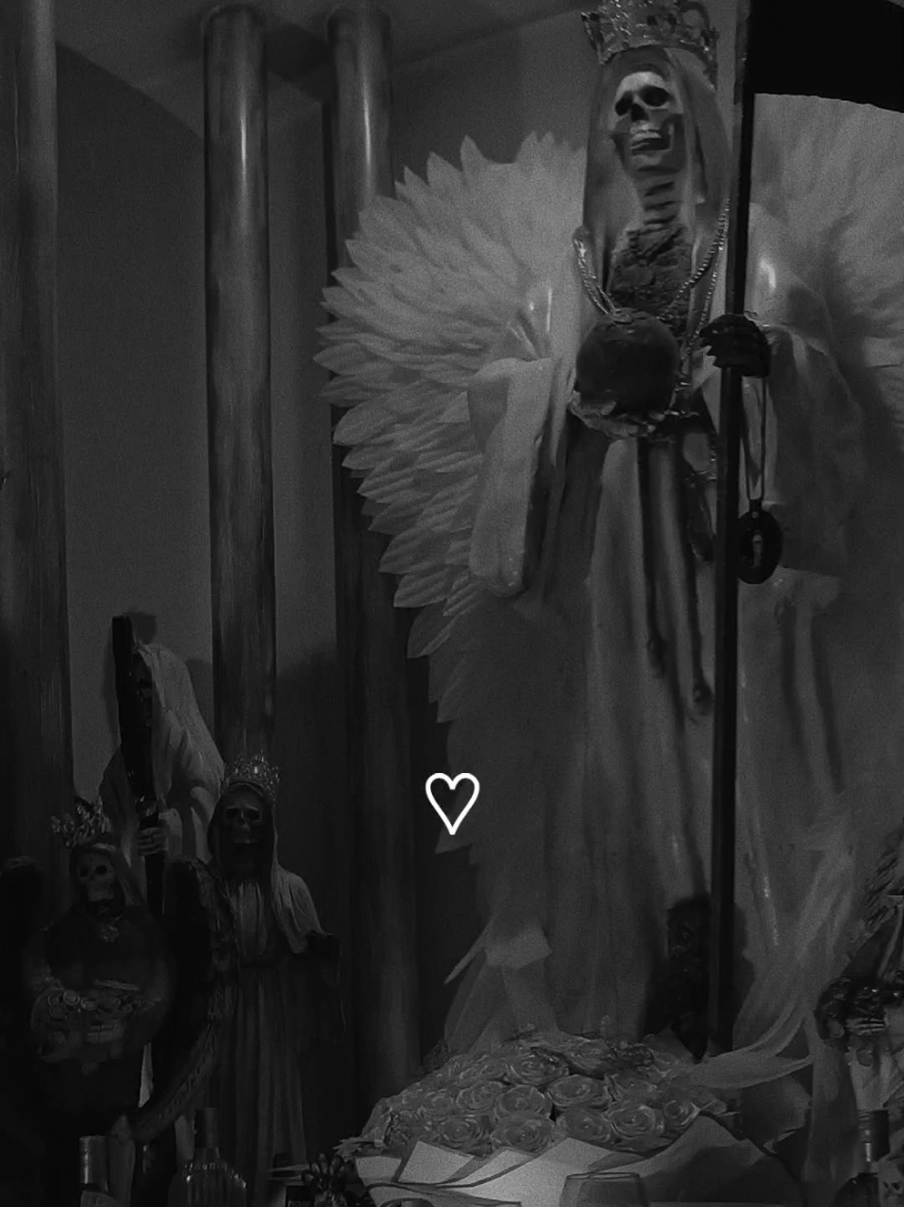 ES LA HISTORIA DE UN AMOR COMO NO AHI OTRO IGUAL QUE ME HIZO COMPRENDER TODO EL BIEN TODO EL MAL QUIEN LE DIO LIZ A MI VIDA 💀👑#santamuerte #santamuertedevotee #sanas #vuelvesabrillar #CapCut #teamo 