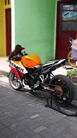 halo pengguna repsol murtad👋 #foruyou #trendingvideo #cbrlongarm #4upage #fyp #cbr #fypdongggggggg #masukberanda #cbr150r #foryoupage❤️❤️ #fypシ゚ #fypp #cbrlokal #beranda #lewatberanda 