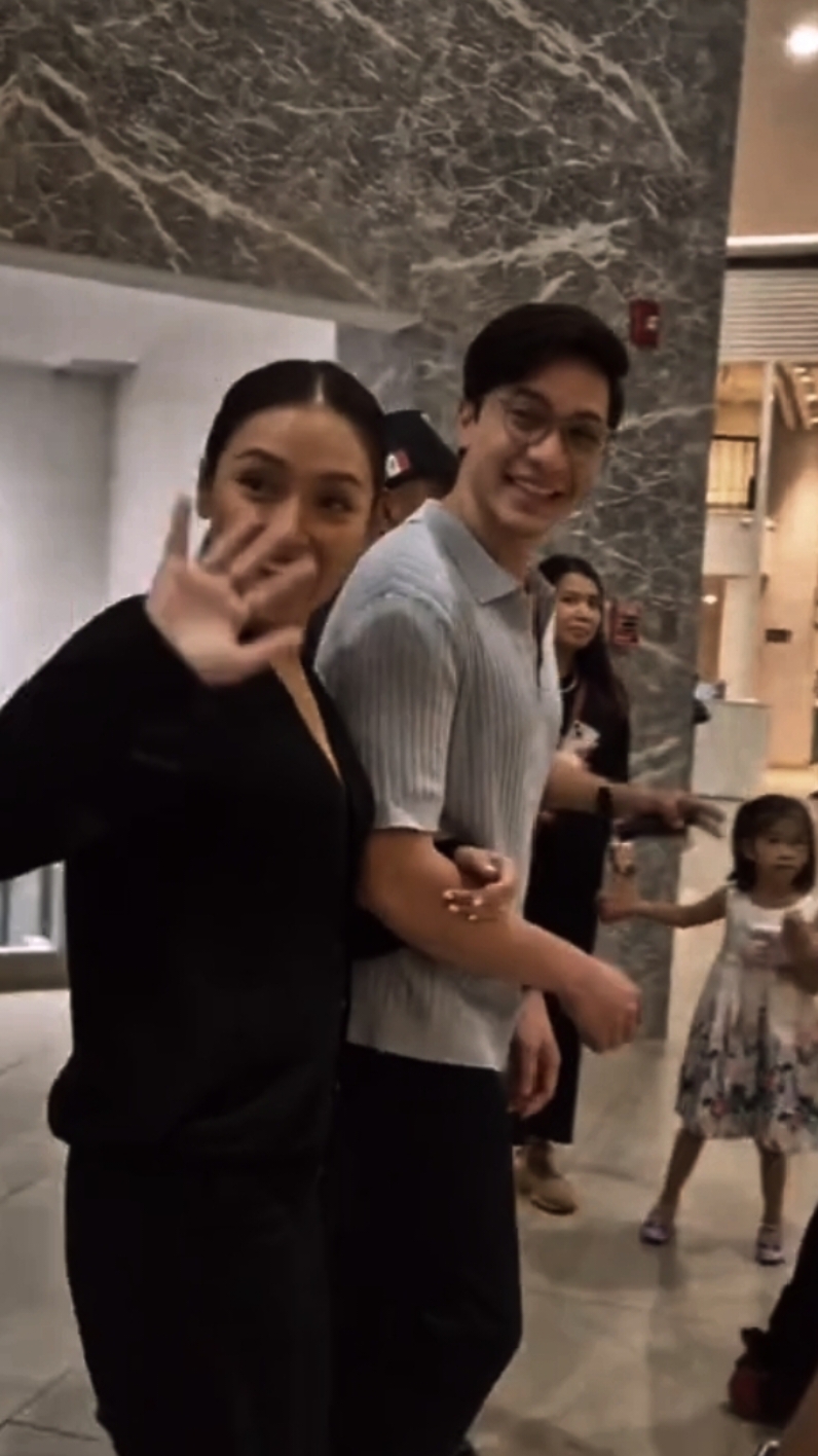 look at how kath make 'angkla' in the smoothest way 🤭 #kathrynbernardo #aldenrichards #kathden #fyp 