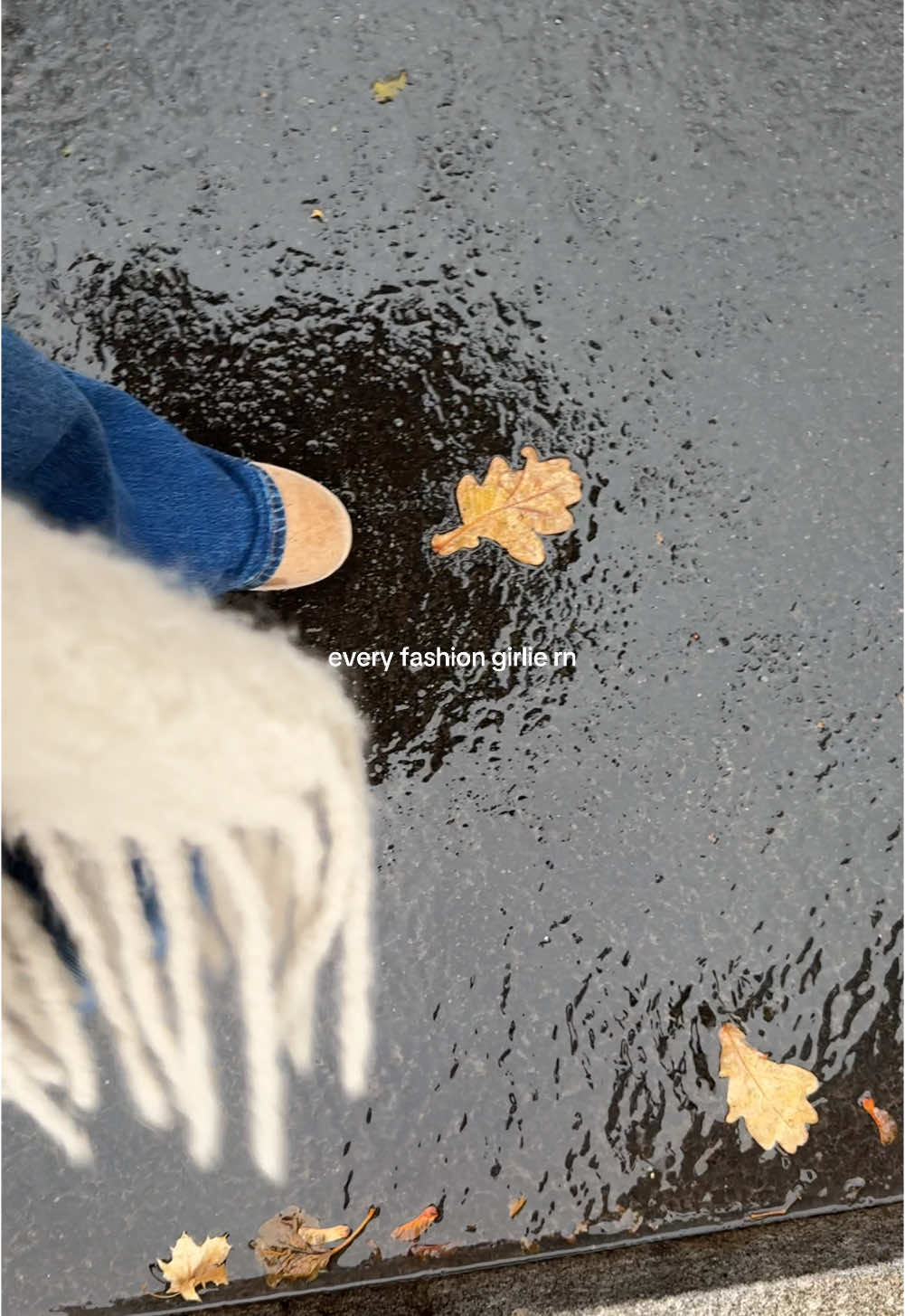 Only cool poeple know this problem 🙂‍↔️ #baggyjeans #baggyjeansoutfit #forthegirls #berlinweather 