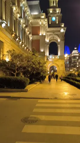 #baku  #the city of yellow lights The gigantic beauty of every street in Baku will leave you amazed. The streets and alleys are always full of foreign tourists, it is very peaceful city, no one seen fighting here, the roads are clean and smooth, the drainage system of the city is excellent, Baku is masterpiece of natural beauty. A beautiful blend of modern and ancient architecture.