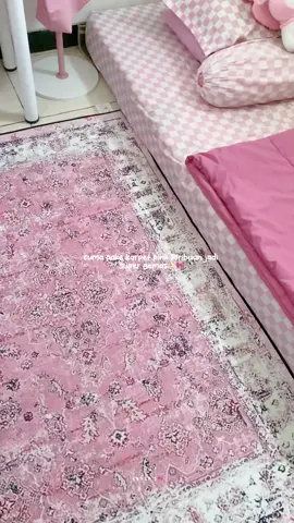 yeayyyy cewek pinky wajib banget kamu punya ini, jadi bikin kamarmu aesthetic🤏🏻🎀 #karpetpink80ribuan 