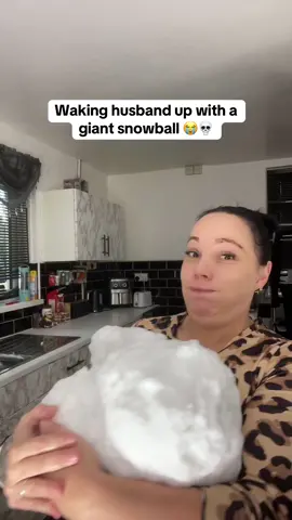 WAKEY WAKEY ITS SNOWED AGAIN 🤣🤣