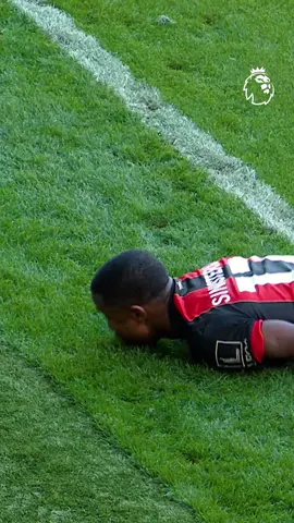 When knee slides go wrong 🫣 #PremierLeague 