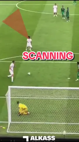 Scanning 👀  . . #trainingwithboro #twbpersonaltraining #twbsoccerperformance #twbprivatesoccer #marselino 