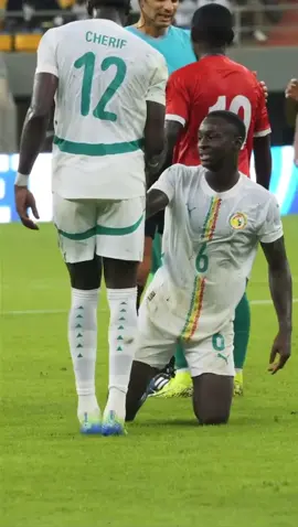 #tik_tok #senegalaise_tik_tok #sénégal #viral #equipenationalsenegal🇸🇳❤️ #joueurdefoot #footballtiktok 