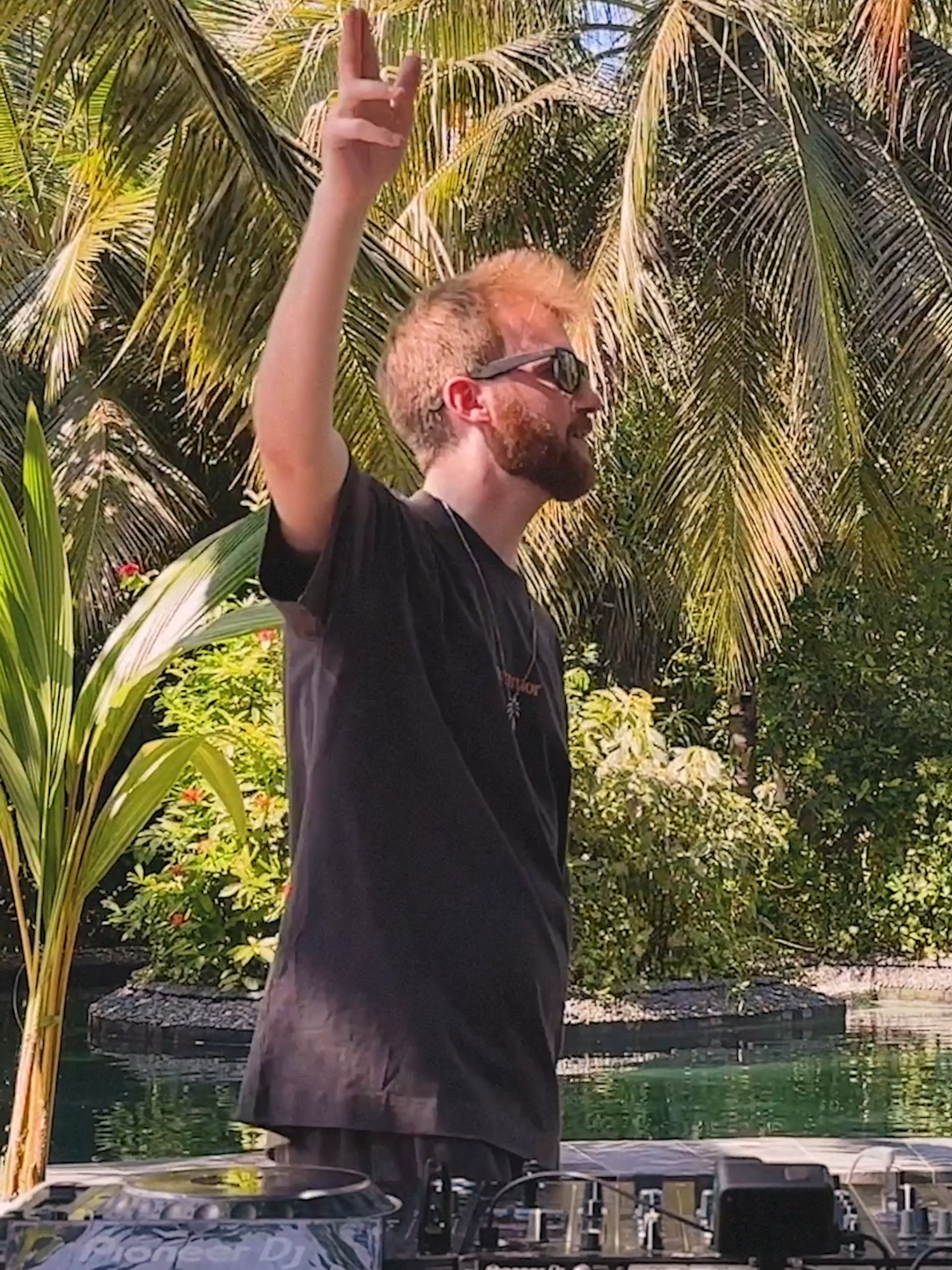 Rammor Summer Chillout 🌴🌅 Watch now on YouTube ❤️ #edm #Summer #chill #chillout #dj #electronicmusic #jamanafaru #nostalgia #throwback #fastcar #jonasblue