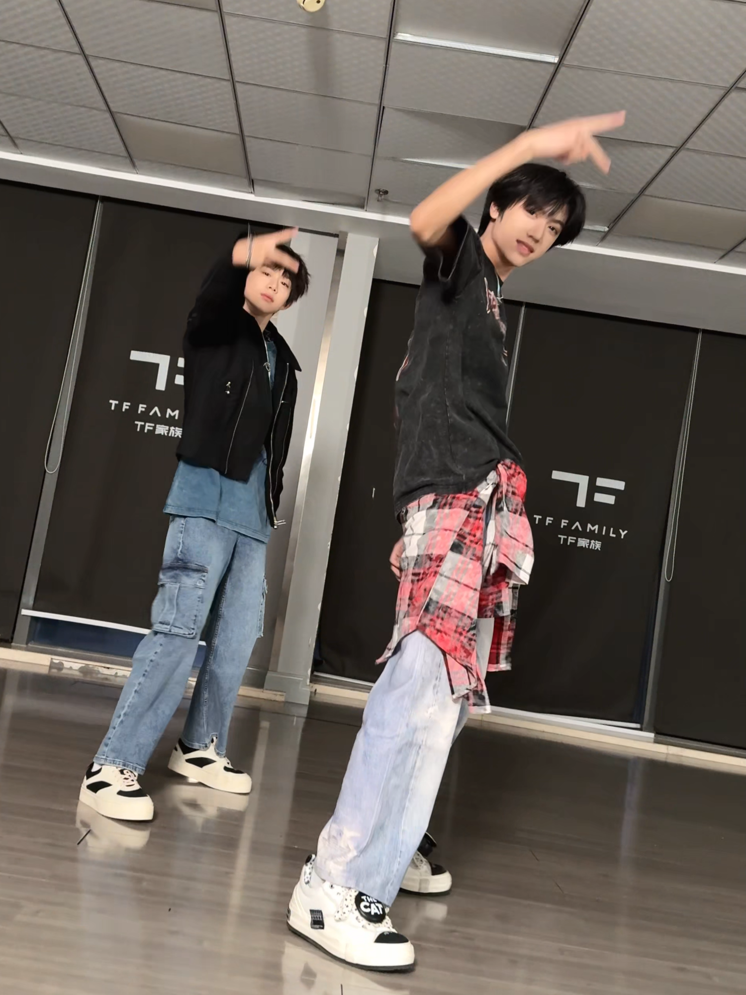 Nice guy✋ High five✋ #TF家族练习生 Zhang Guiyuan, Chen Yiheng  #BOYNEXTDOOR #NiceGuy #fyp
