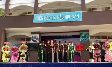 11B3 !! #mua20thang11 #motvongvietnam #duonglenphiatruoc #loibactrong 