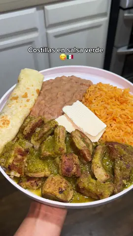 Costillas de puerco en salsa verde 🇲🇽😍  . . #porkribs #costillasdepuerco #recetasmexicanas #DinnerIdeas #mexicanfood 