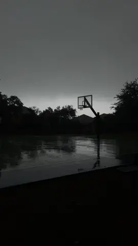 repost. #darkaesthetic #black #beautiful #photography #sad #audio #basketball 