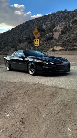 Black just looks sooo good. 🤌🏼 #qa1 #teamchevy #americanmuscle #ss #sscamaro #supersport #sportscar #lsx #ls1 #fbody #fbodycamaro #camaross #chevy #slp #z28 #fbodynation #fbodyornobody #fy #fypシ゚viral 