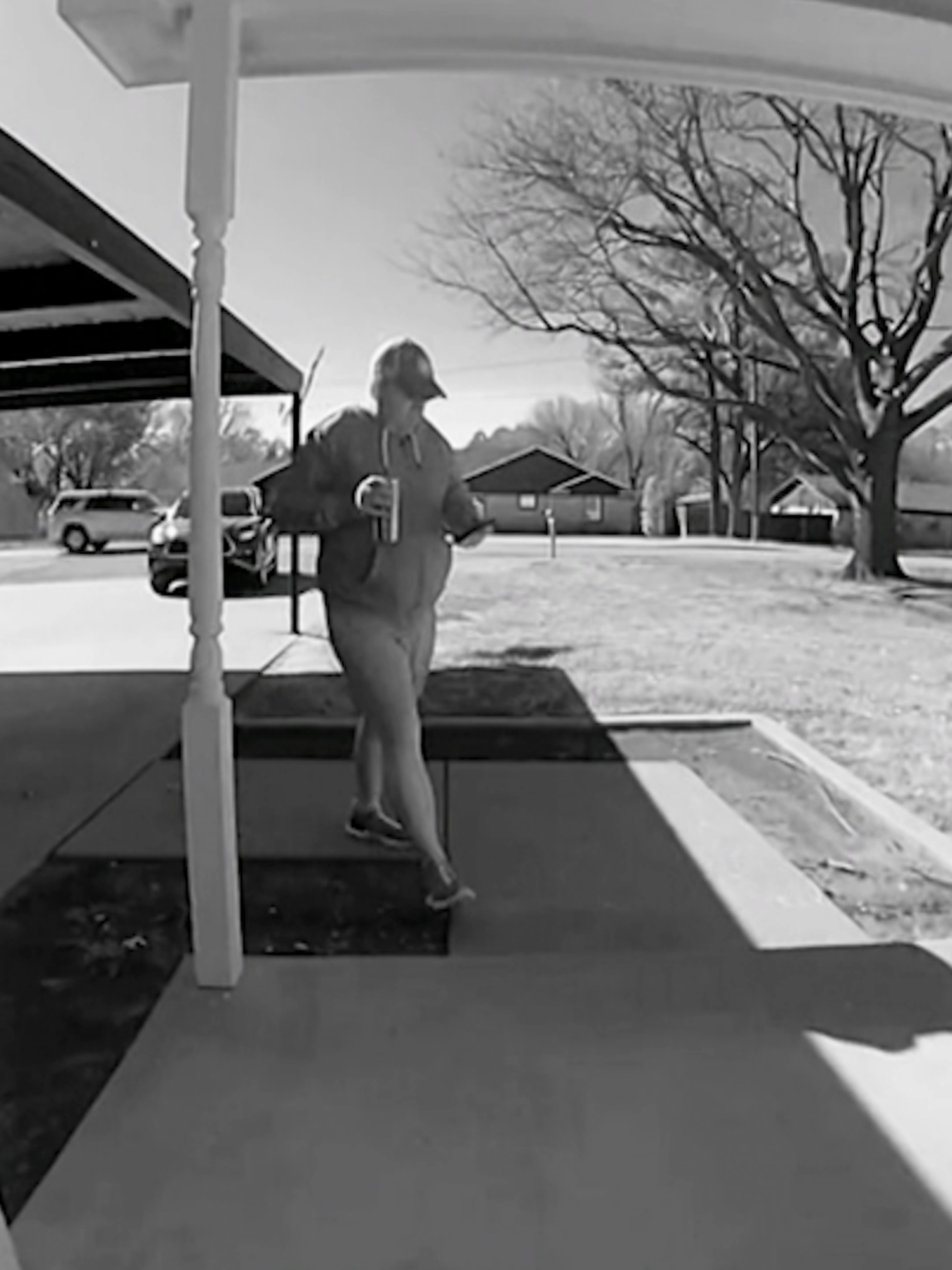 protected his drink with his life ✌️ #Ridiculousness #fail #ringdoorbell #funny
