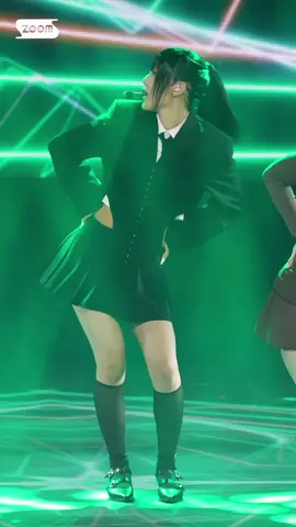 Yves fancam #fyp #KPop #yves #soloist #viola #fancam 