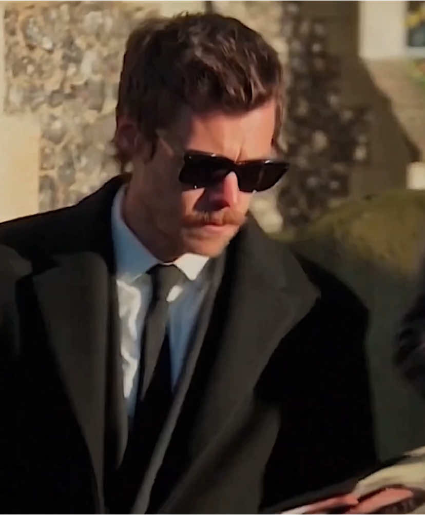 Louis looks so broken 😕 #foryoupage #onedirection #liampayne #funeral #xybca #sad #harrystyles #louistomlinson #zaynmalik #niallhoran 