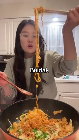 Buldak for dinner  #cookwithme #buldak #koreanfood #samyang #EasyRecipes 