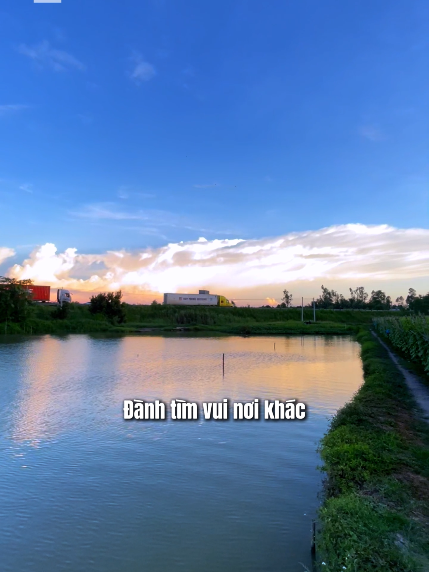 Vì ai đã cất bước đi mãi  #nhacxualofi #mozentertainment #videolyrics #musiclyrics #videoviraltiktok #musiclyric #vimotnguoiradi #thanhdat #vimotnguoiradilofi
