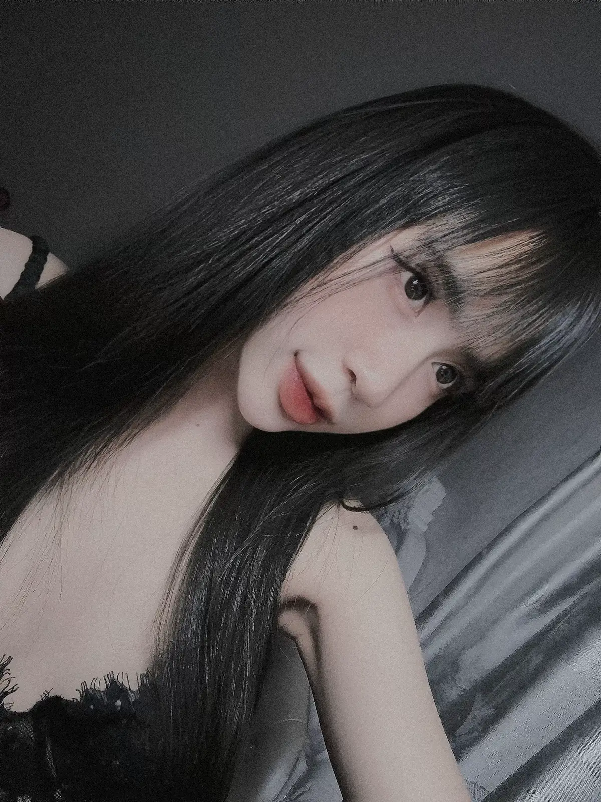 Sau này em mới hiểu: năm tháng ấy người tới chỉ là vì chơi vơi, còn em khờ dại cứ ngỡ là cả đời... 