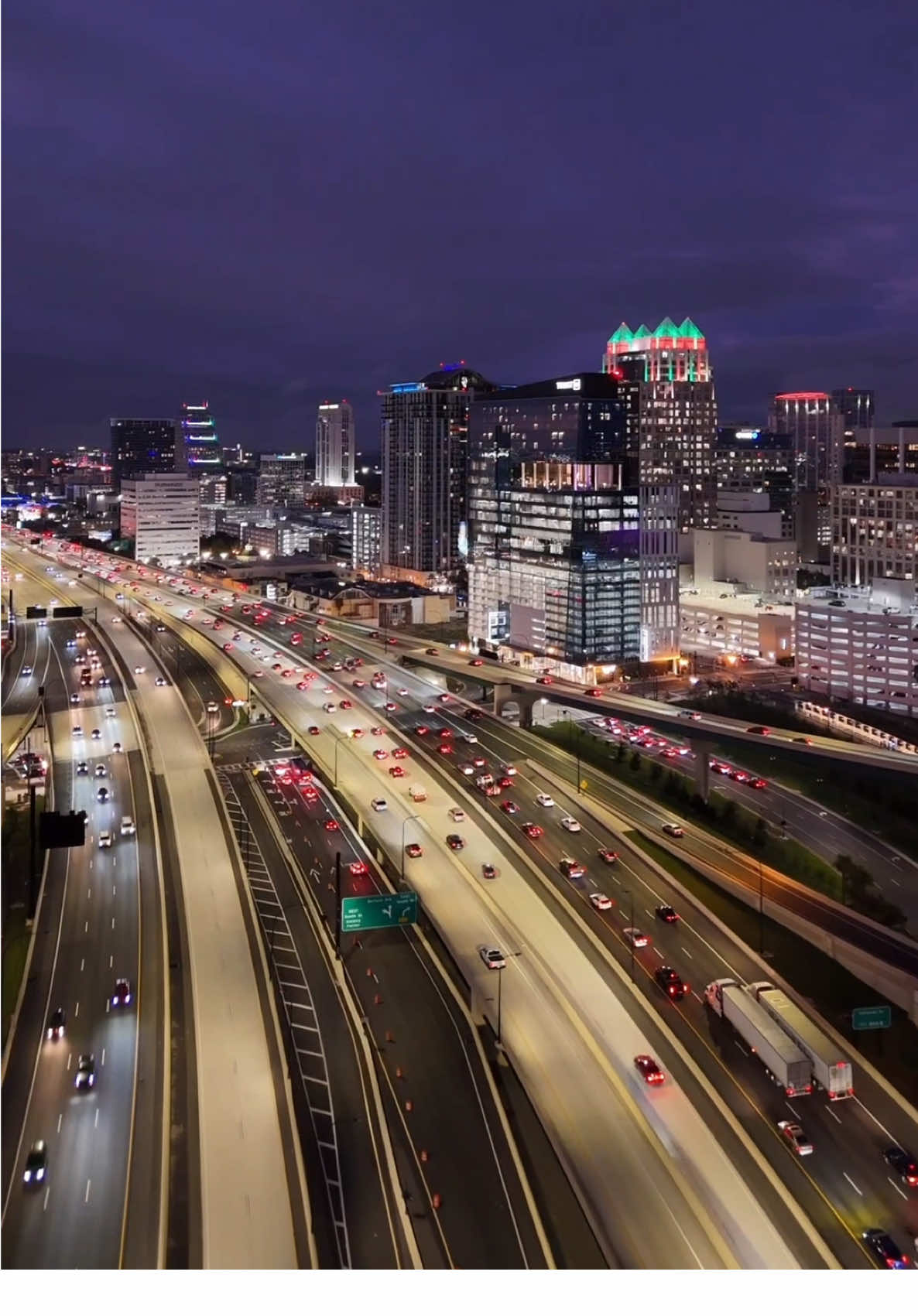 #night #orlando #florida #downtown #skyline #purple #sky #traffic #i4 #hyperlapse #timelapse #drone #drone #fyp 