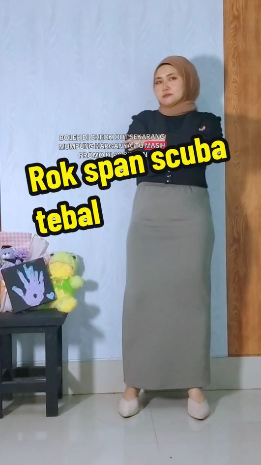 Membalas @sufitri07 Keren kakak... InsyaAllah pake pcx aman sayang.. rok span scuba yang ini melar elastis bahan tebal ada belahan belakang lebih leluasa.🥰🙏 #cuantanpabatas #gebyarbelanjanovember #rok #koreanskirt #rokkoreanstyle #rokscuba #rokspan #rokpanjang 