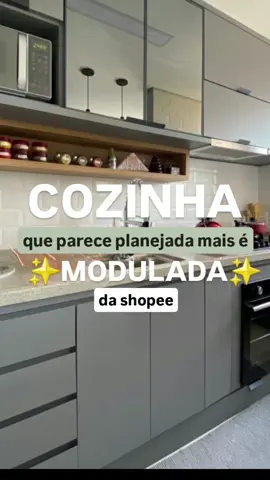Coment@ MÓVEIS que envio o LINK no direct na mesma hora, confere se a mensagem chegou na aba de “solicitações” lá no seu direct✨ Armario de cozinha modulado que parece planejado  gastando muito pouco  com na shopee. 🧡🏠 Outras formas de encontrar os links⬇️ - Veja os stories para acessar os links nas primeiras 24h - Acesse o link azul da bio e pesquise na aba REELS 433 🔎 Manda pra quela amiga que precisa desses itens! Me segue que tem muito mais achados e ofertas pro seu LAR!🏠🛍 #reforma #reformadecasa #cozinha #cozinhamodulada #armariocozinha #donadecasa #parededecorada reformando a cozinha sem quebrar nada decora decoração cozinha piso adesivo parede achados achadinhos shopee cozinha modulada  planejados armários casa nova #tiktok 