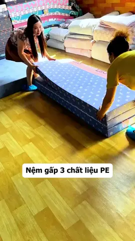 Nệm gấp 3 chất liệu PE bền bỉ và cứng cáp ít xẹp sau thời gian sử dụng😘. Bấm vào link bên dưới để mua hàng nha mọi người ơi😍 #xuhuong #viral #nệm #nemgiare #nemgap3 #chăngagối #nemtopper