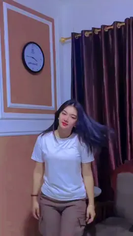Cina bana asyik joget nya Akun:@elsasilviaaprilli  #dangdut #dangdutlive #fypシ゚ #xbcyzaシ 