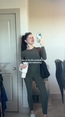 My job is a main reason I’m not scared to post on socials 💚 post ur content queens #influencermarketing #marketinggirlies #corporatelife #wfh #marketingtiktok #workvlog #corporategirlies #dallasinfluencer 