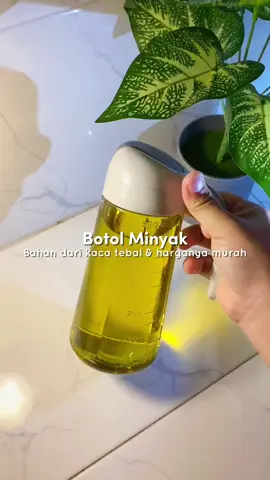 Aku kira botol minyak ini bahannya dari plastik ehh ternyata dari kaca tebal dong dan yang bikin syoknya lagi harganya cuma 7rban ajaa😭😍 #botolminyak #botolminyakgoreng #botolminyakkaca #botolminyakestetic 