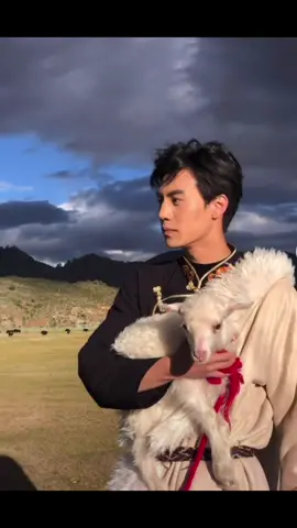 Tibetan style in China - Chinese boy #tibet #tibetan #culture #culturalappreciation #traditionaloutfit #traditionalclothes #traditional #chinatiktok #chinastyle #chinesetiktok #chineseculture #chineseboy #cuteboy #fyp 