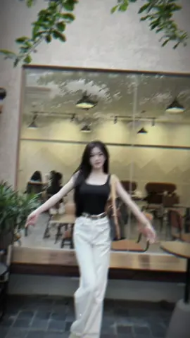 #CapCut quần jean nữ ống suông màu trắng #quanjeannu #quanjeanongsuong #phoidoxinh #hottrend #thoitrang #quanxinh #hottiktok_xuhuong #tramunzshop 