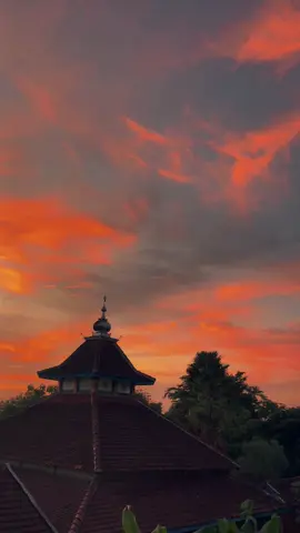 Al-Kahfi time #alkahfi #jiharkah #murottalquran #sunset #sunrise #senja #jumatberkah #fyp 