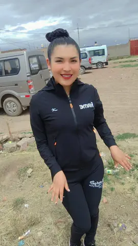 día de deporte⚽🕺 en honor a la virgencita Santa Cecilia😍🥰 #yudeliza_yloselegantesdelvacilon🧡🧡🎸🎤 #primicia2025✌️😜🎧🎤 