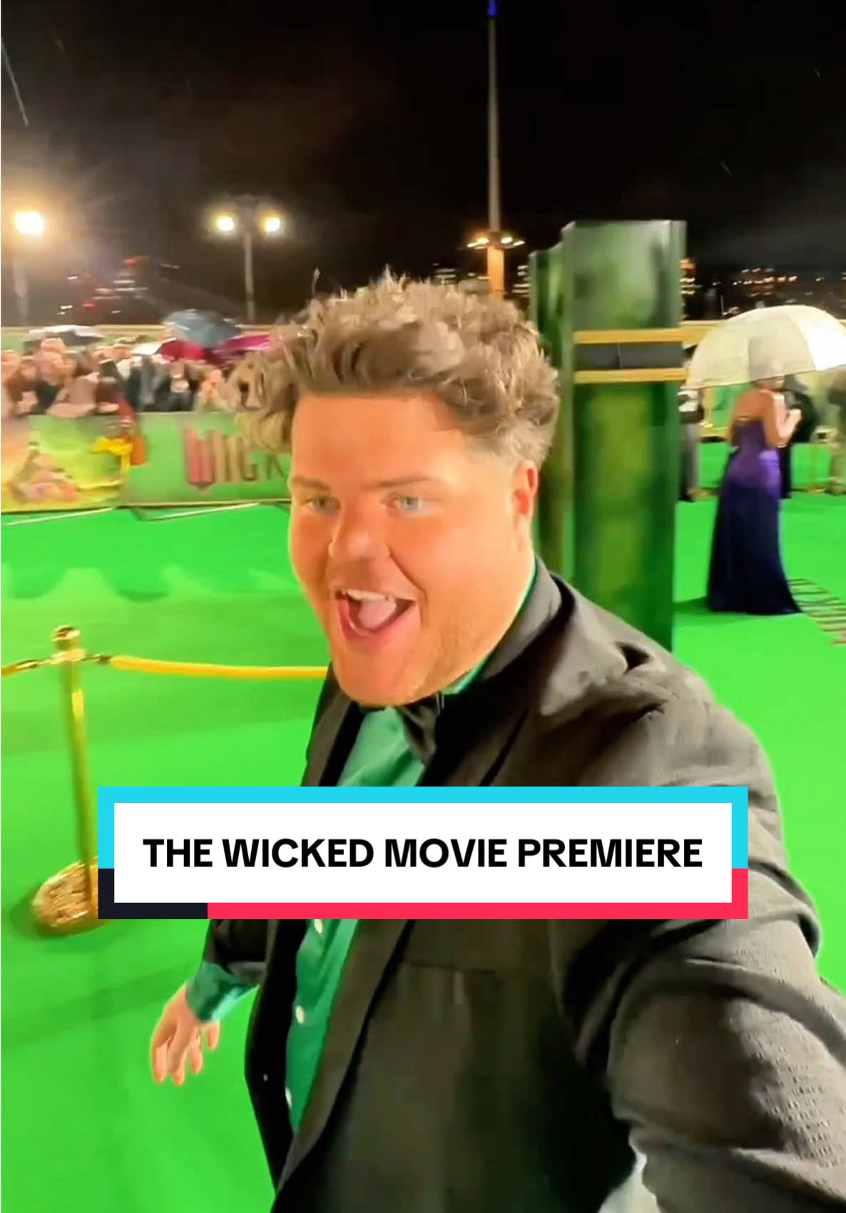 I can’t believe Ariana did that for Cynthia 🥹 - tag a friend you’re going to see WICKED with! 🍿 #wickedmovie #wicked #arianagrande #cynthiaerivo 
