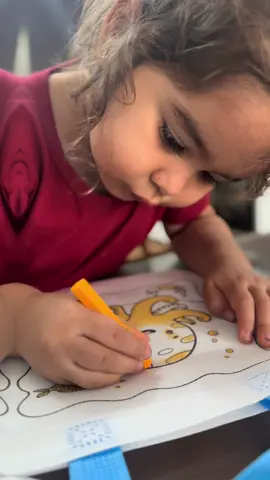 Haciendo las tareas del colegio #viralllllll #niña #bebé #baby #videosbebes😘❤ #paratiiii #3años #colegios 