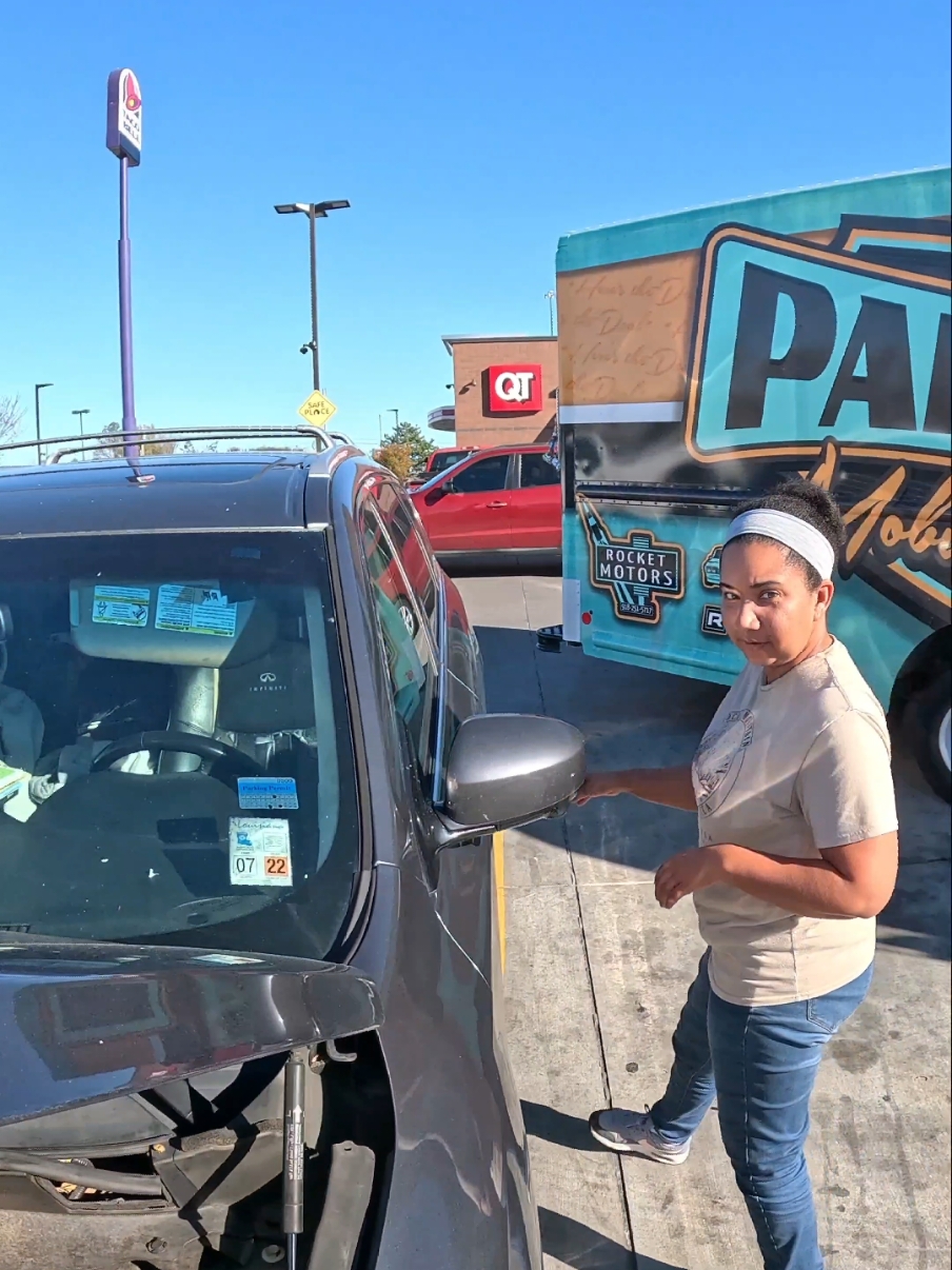 They live in their car and it wont start 😨!! #fyp #help #mobile #mechanic #Love #help #letsgo 