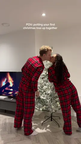 best feeling ever🥺🥺🥺🥺 #christmas #christmastreedecorating #christmastree #couple 