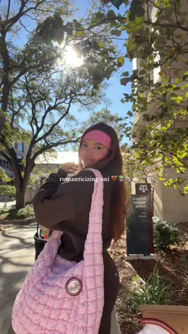 excelt nothing is funny in november 😞  #fyp #finalsseason #uni #OOTD #alo #aloyoga #texasaggies #gigem #thanksgivingbreak #pilates 