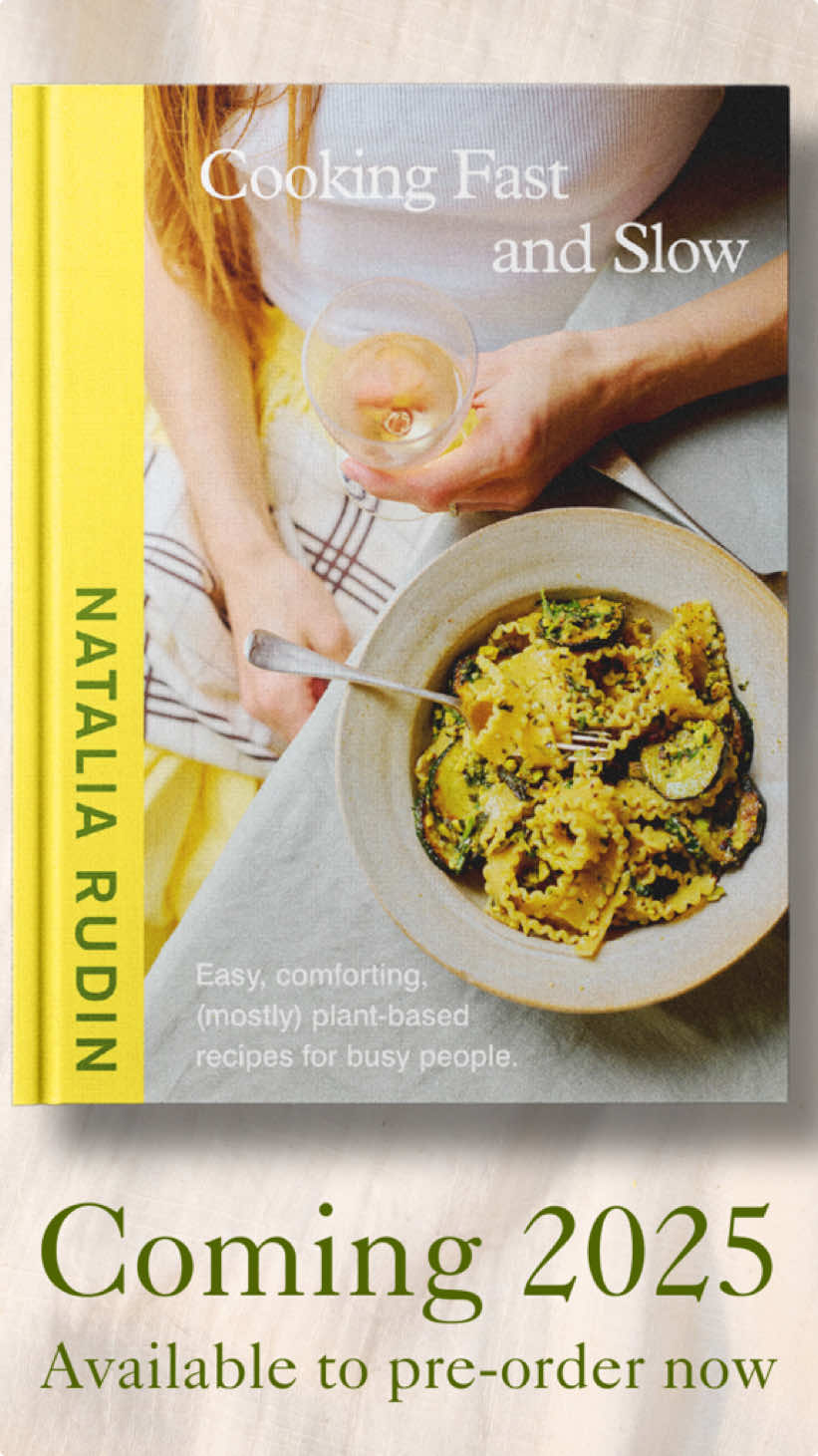 I am so excited to finally share with you ‘Cooking Fast and Slow’, my debut cookbook!! I have been working on this behind closed doors for over a year now and it has been the hardest secret to keep but it is finally available to pre-order using the link in my bio! There are so many incredible cookbooks out there that give you a single time frame to work with, but I wanted to give you one that provides several! A book that fits all; meals that you can make in less than 15 minutes, less than 30 minutes, less that an hour and more than an hour plus a few more handy chapters to get you cooking up a storm in the kitchen. Pre-orders are SO important for authors as they are banked and counted towards the first week sales. The money won’t actually leave your account until the book is physically out in the world, but the more pre-orders, the more likely my cookbook is to climb the charts and reach more people! Without you, none of this would have been possible and I am so so so grateful for your continued support on this wonderful, delicious journey! This book has had my heart and soul poured into it and lovely team at @penguinlifebooks & @penguinukbooks have made it all come to life. Each and every recipe has the most divine photo to accompany it, shot by @issycroker and styled by @emilyezekiel with help from @joechef_ . The book is so beautiful and I cannot wait for you to see it! The publication dates are as follows: UK - 22nd May 2025 US & Canada - 26th August 2025 Netherlands - 28th May 2025 And the UK edition is also available to pre-order from Amazon internationally – see the links in my bio Thank you again for all of your support that has led me to this incredible mile stone! Thank you, thank you, thank you!!!