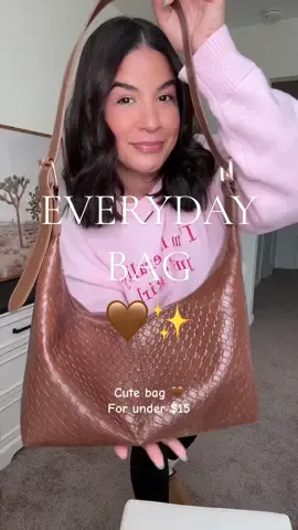She’s cute 🤎 #bags #crossbodybag #tiktokshopfinds #tiktokshopbags #blackfriday #cybermonday #deals