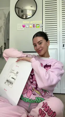 IN LOVE!!! 💫💘💫💘💫💘@joodytude #art #unboxing #haul #prints 