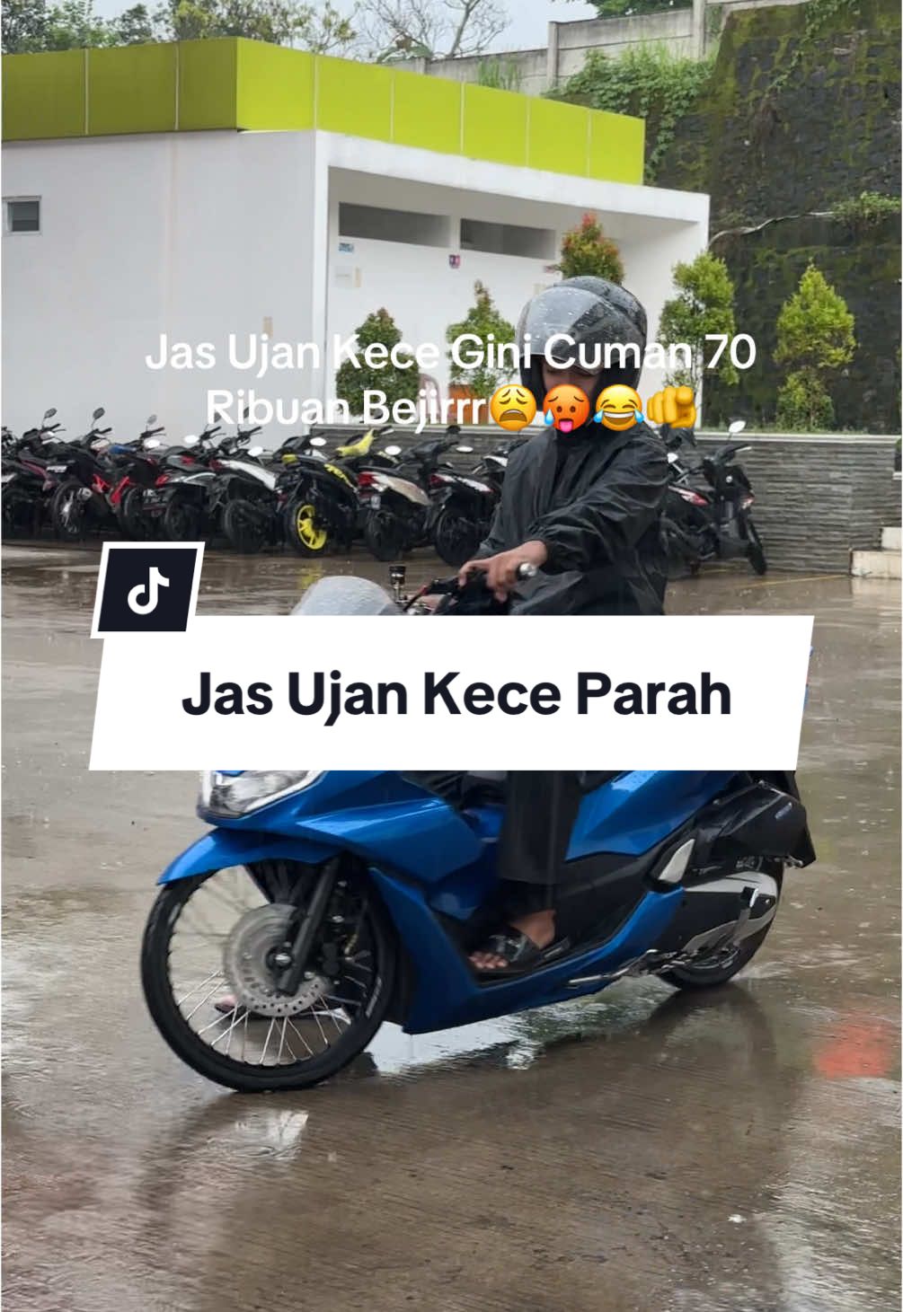 Buruan cekout sebelum keujanan🫵🤣 Aku TB 176 BB 76 pake size XXL #jashujan #mantel #pcx #pcx160 #pcx150 #pcx160ล้อ17แต่งสวย #pcx150ล้อ17แต่งสวย #pcx2021 #pcxindonesia #raf #jashujanraf 