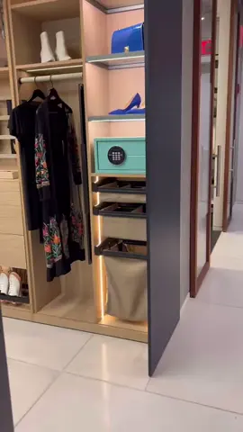 No closet is fully complete without accessories customized for your preference.  For both maximum storage and style, we use Häfele America. The final touches turn a closet into a custom wardrobe where the options are endless.  Did you spot even more accessories that weren’t mentioned?! Let us know what is a MUST have in your closet! 🗣️ #customcloset #closet  #closettour #luxuryliving #interiordecor #manhattan #nyc #fyp  