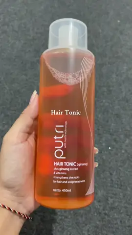 botol ke dua aku pake hair tonic dari @Putrihairchoice beneran bagus mengurangi rambut aku yang rontok ❤️ segede gaban ini cuma 30rban aja 😭 #hairtonic #hairtonicputri #haircare #solusirambutrontok #antilepek 