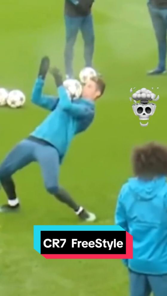CR7 - Ronaldo’s Freestyle Mastery 🎩🔥 Skills That Wow in Training! ✨ Cristiano Ronaldo shows off his freestyle magic during training! From silky dribbles to insane ball control, CR7 proves why he’s the ultimate football artist.  Witness the GOAT having fun while perfecting his craft! 🐐⚽ #CR7 #footballfreestyle  #footballTraining #FootballGOAT #footballSkill #CristianoRonaldo #football #GOAT #edit #fyp #foryou #4k #tiktoktrend #footballedit #portugal🇵🇹 #alnassr #ViralRonaldo 