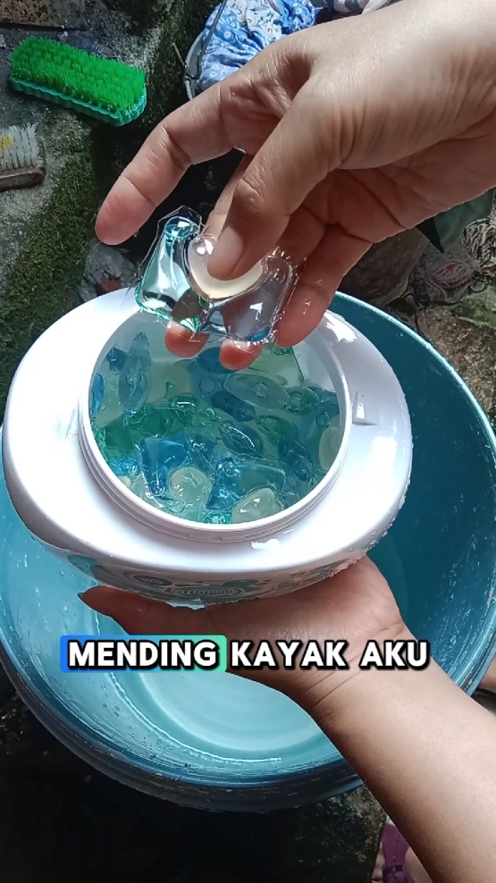 laundry pods 3in1  ada pembersih, pelembut, pewangi tahan lama #laundrypods #laugend #pewangilaundry #laugend3in1laundrypod #laugendcapsule #pewangipakaian #payday 