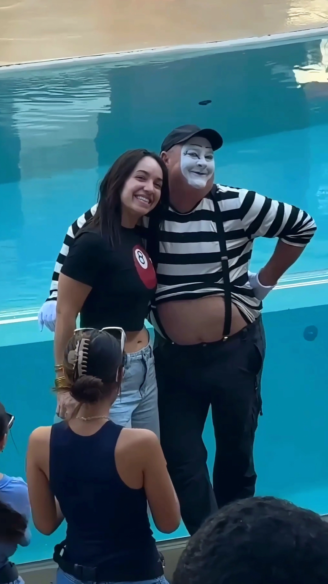 Soo Funny #lol #tomthemime #totanthemime #tomtheseaworldmime #mime #seaworldmime #funartist #thebestoftom #bestreactionprank #funvibes #totanthemime #foryou #fyp #foryoupage #funny 
